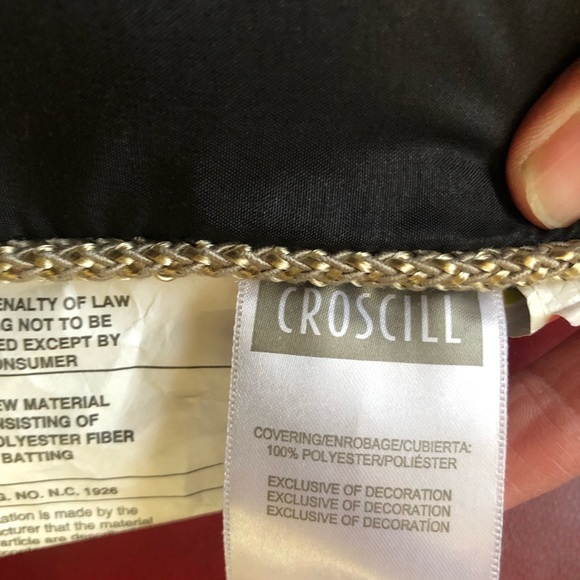 Elegant decor pillows - Picture 4 of 4